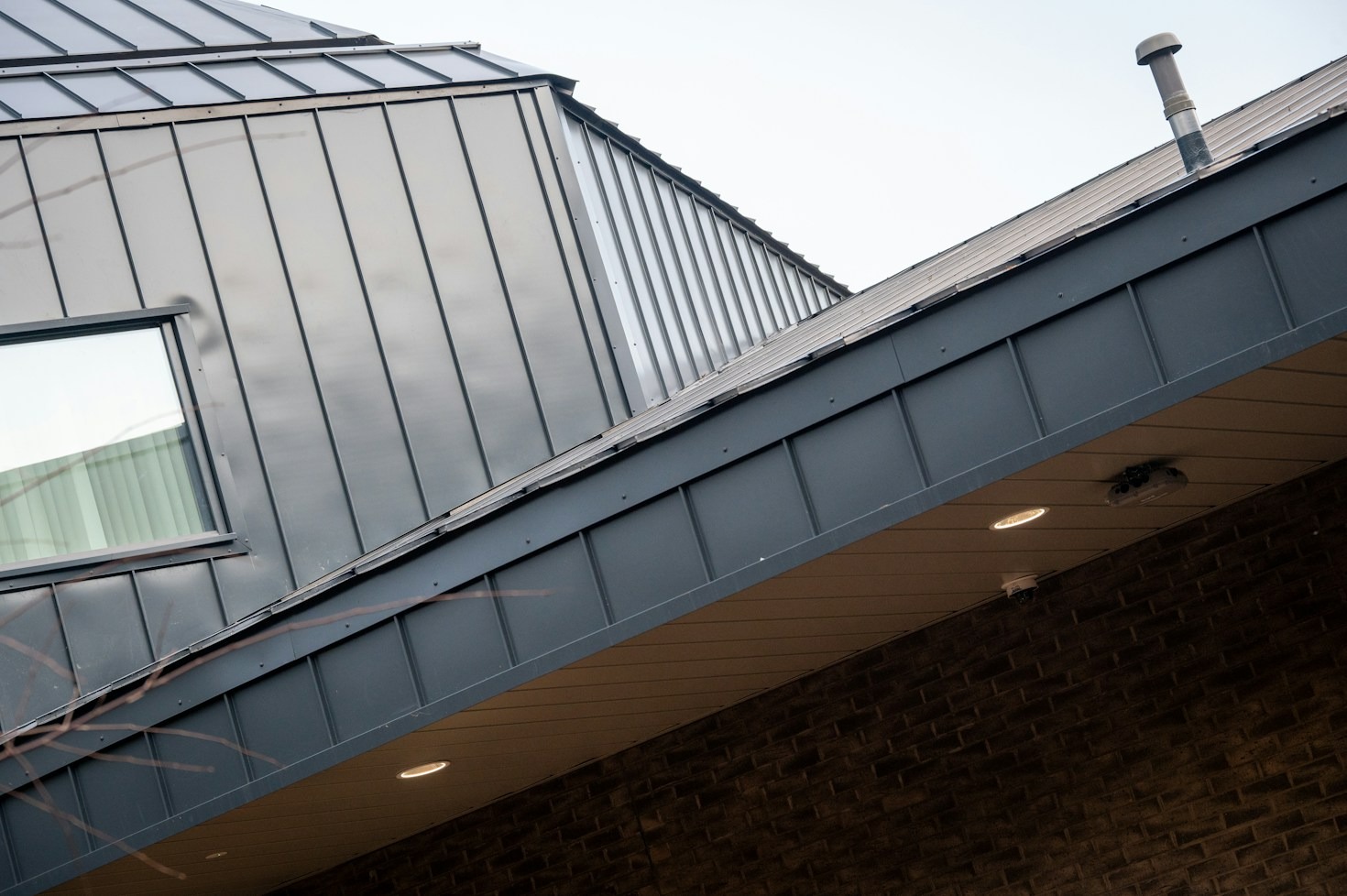 Understanding Airflow Dynamics in Modern Residential Soffits