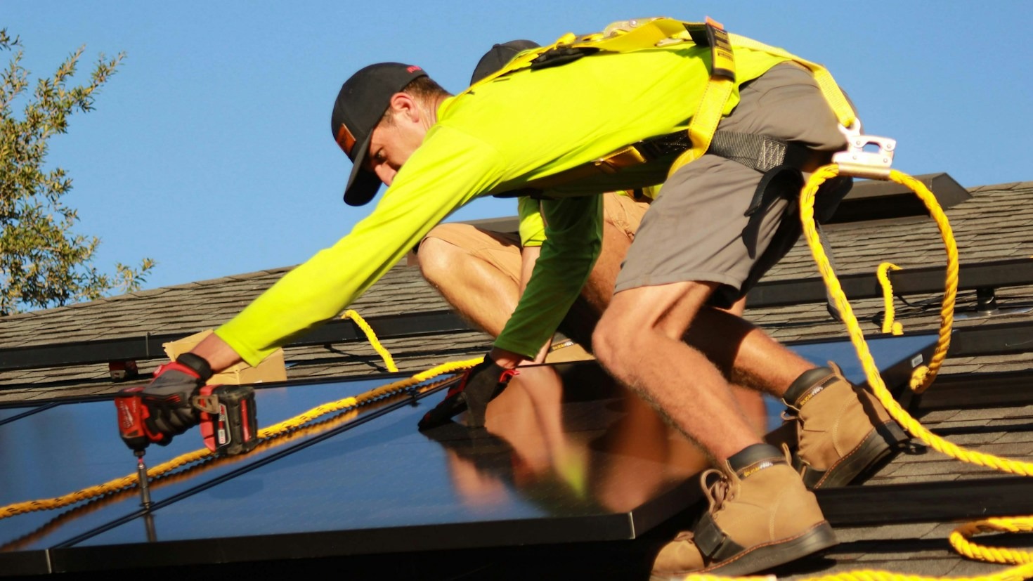Comparing Continuous Versus Vented Soffit Panels for Efficiency
